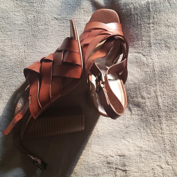 Sandals - Picture 2 of 3